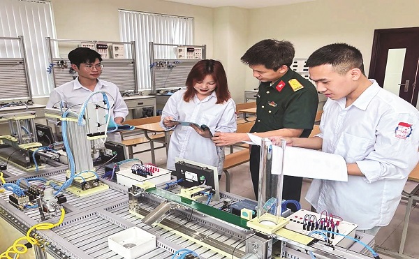 Đẩy mạnh đào tạo nguồn nhân lực chế tạo phương tiện không người lái